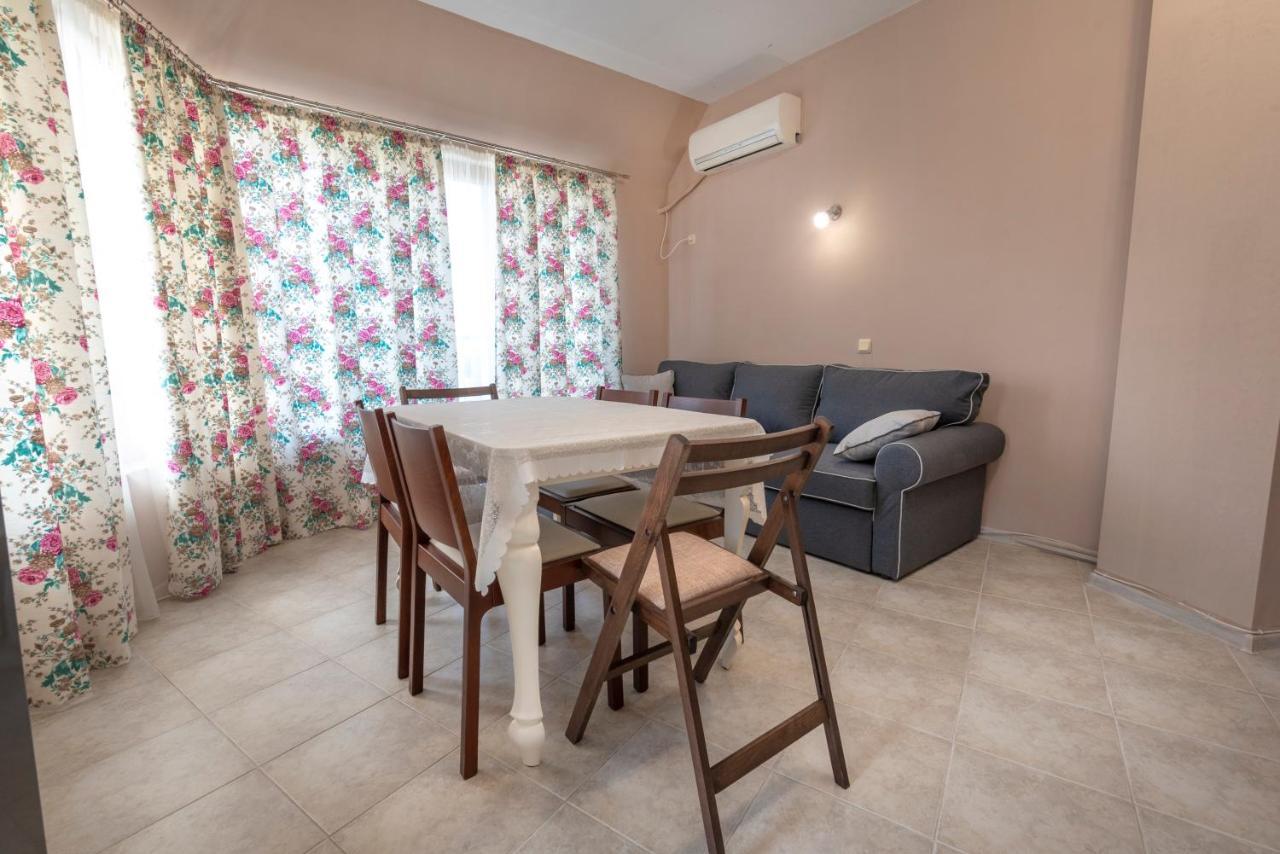 Azure Pretty Apartment Top Location Near Sea Garden ブルガス エクステリア 写真