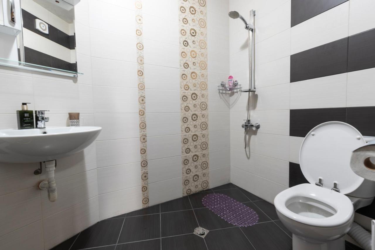 Azure Pretty Apartment Top Location Near Sea Garden ブルガス エクステリア 写真