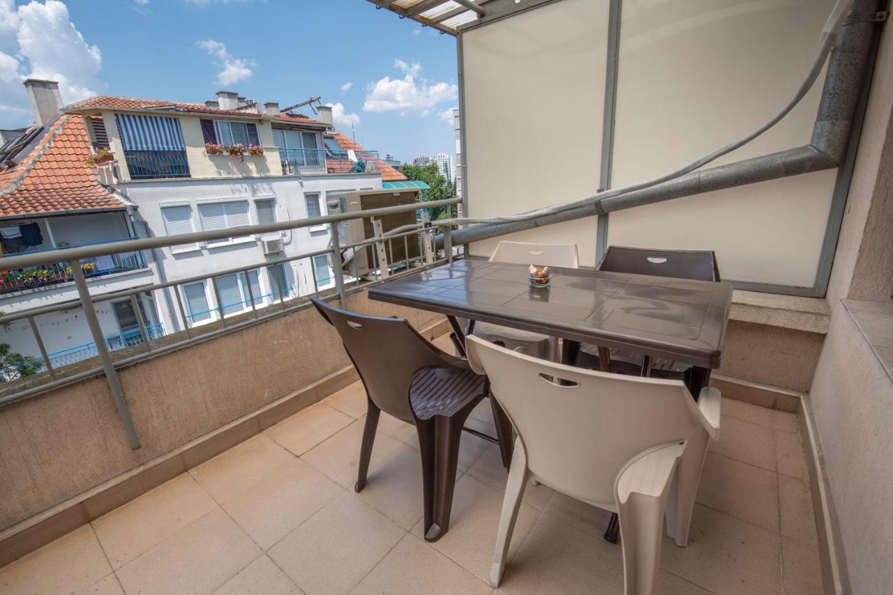 Azure Pretty Apartment Top Location Near Sea Garden ブルガス エクステリア 写真